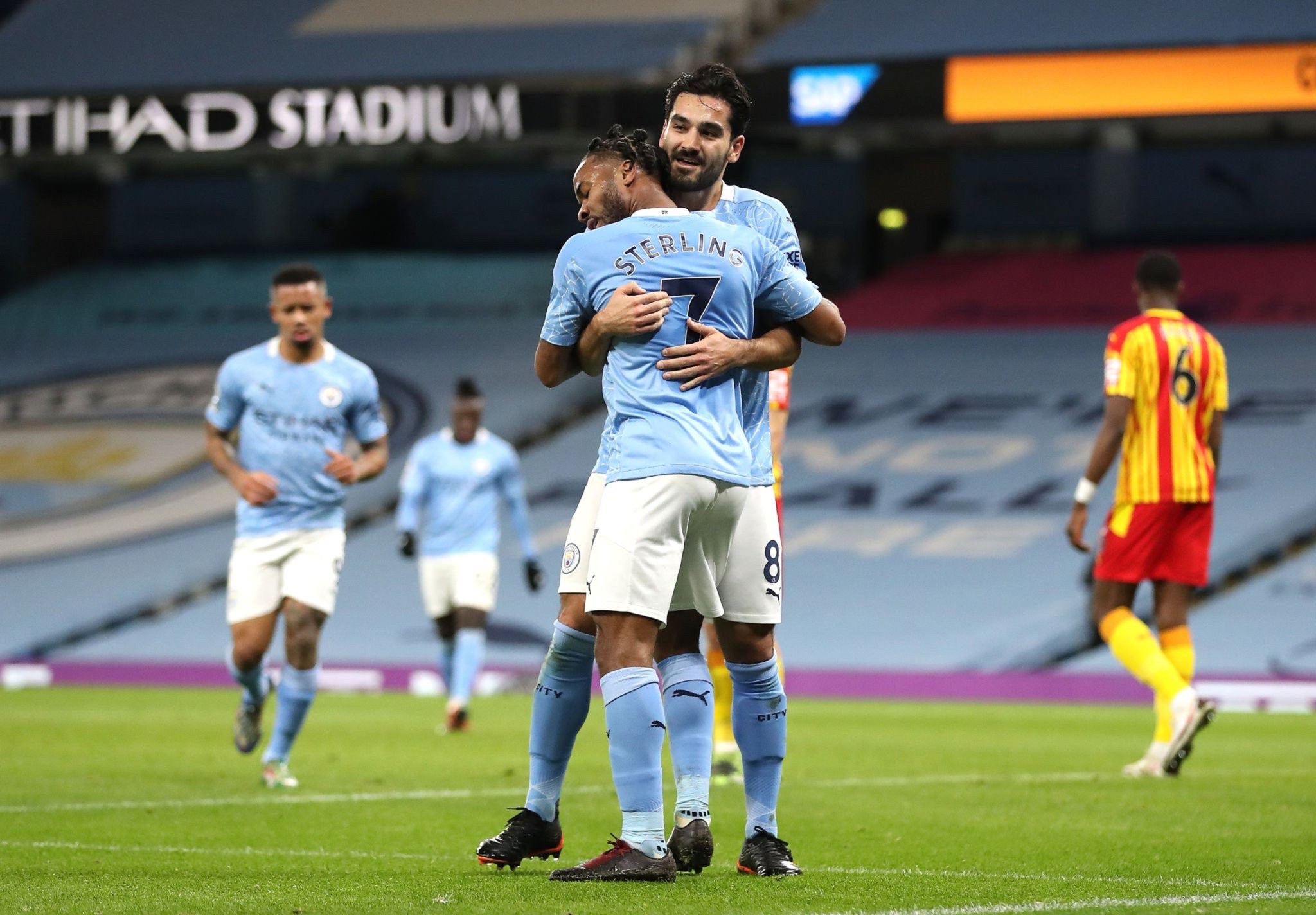 使他们在观 使他们在观