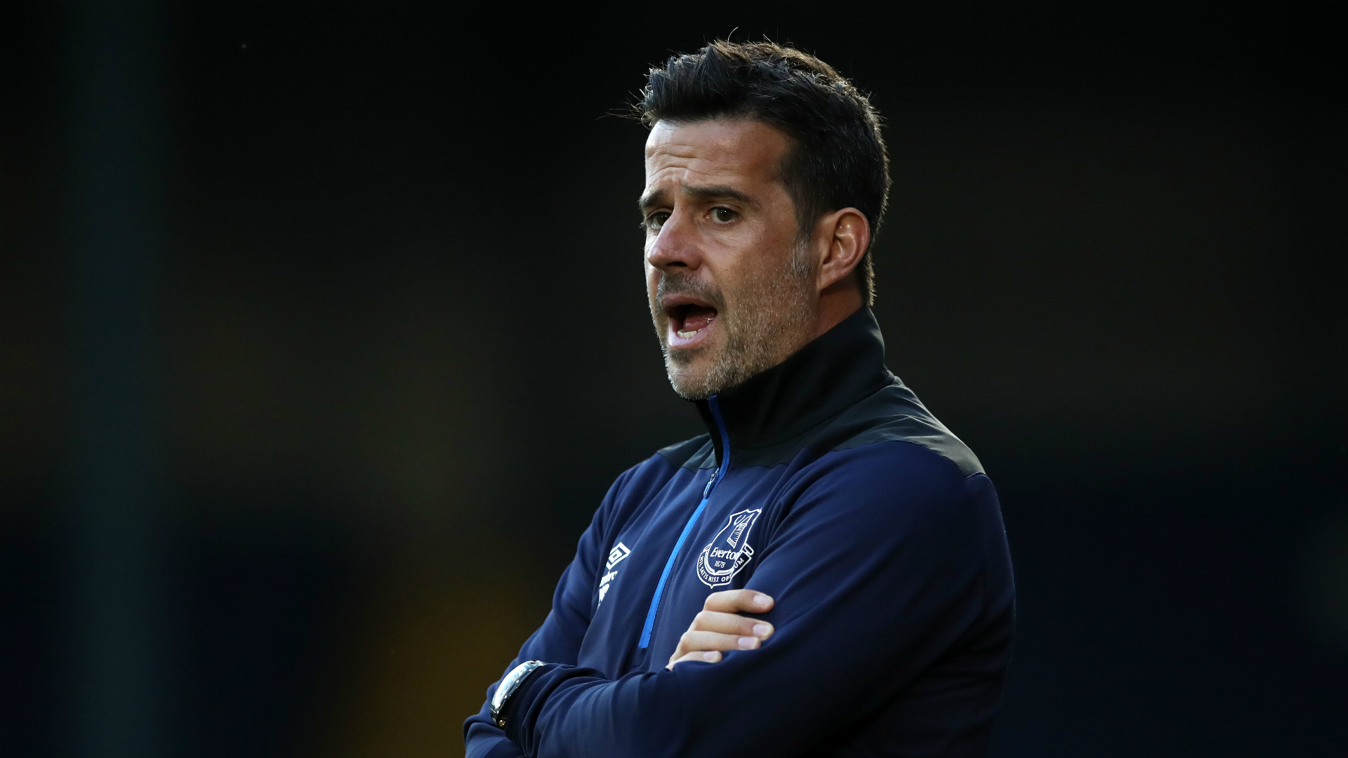 甲一直保持 甲一直保持